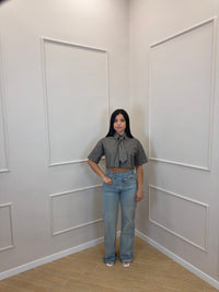 Jeans Palazzo fit, chiusura asimmetrica