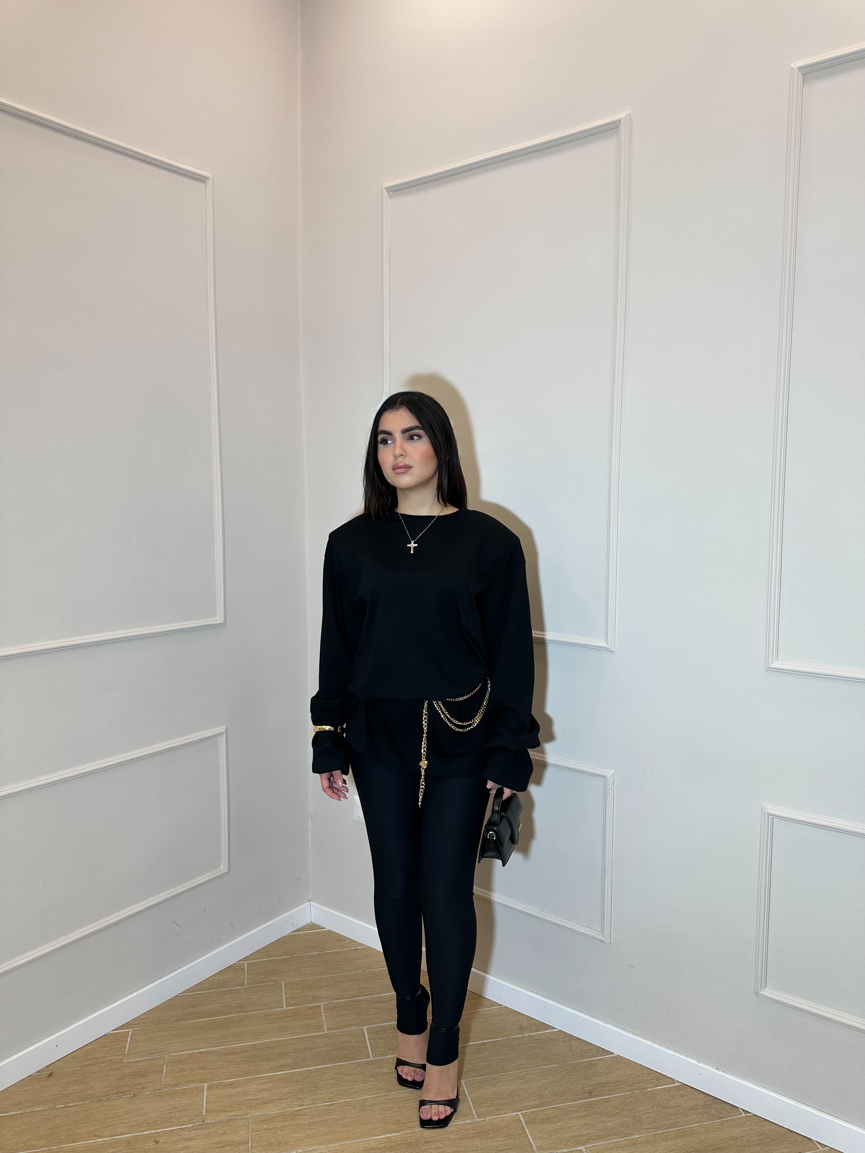 Maglia over con maxi spallina